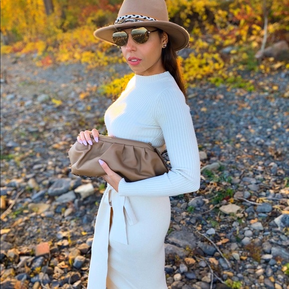 Pouch bag - Picture 2 of 3